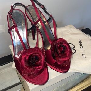 New St John Ruby Satin sling back pumps w/flower Size 8 1/2. Great ❤️ V-Day Gift